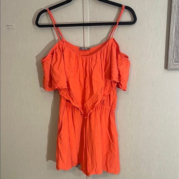 🔵 Zoe orange romper boutique medium split back pockets - Picture 1 of 5